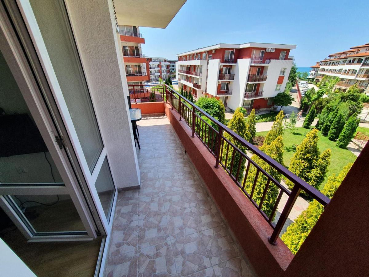 Apartman Ttt Burgas Bagian luar foto