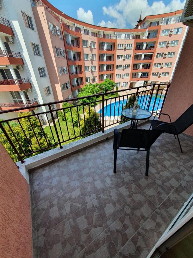 Apartman Ttt Burgas Bagian luar foto