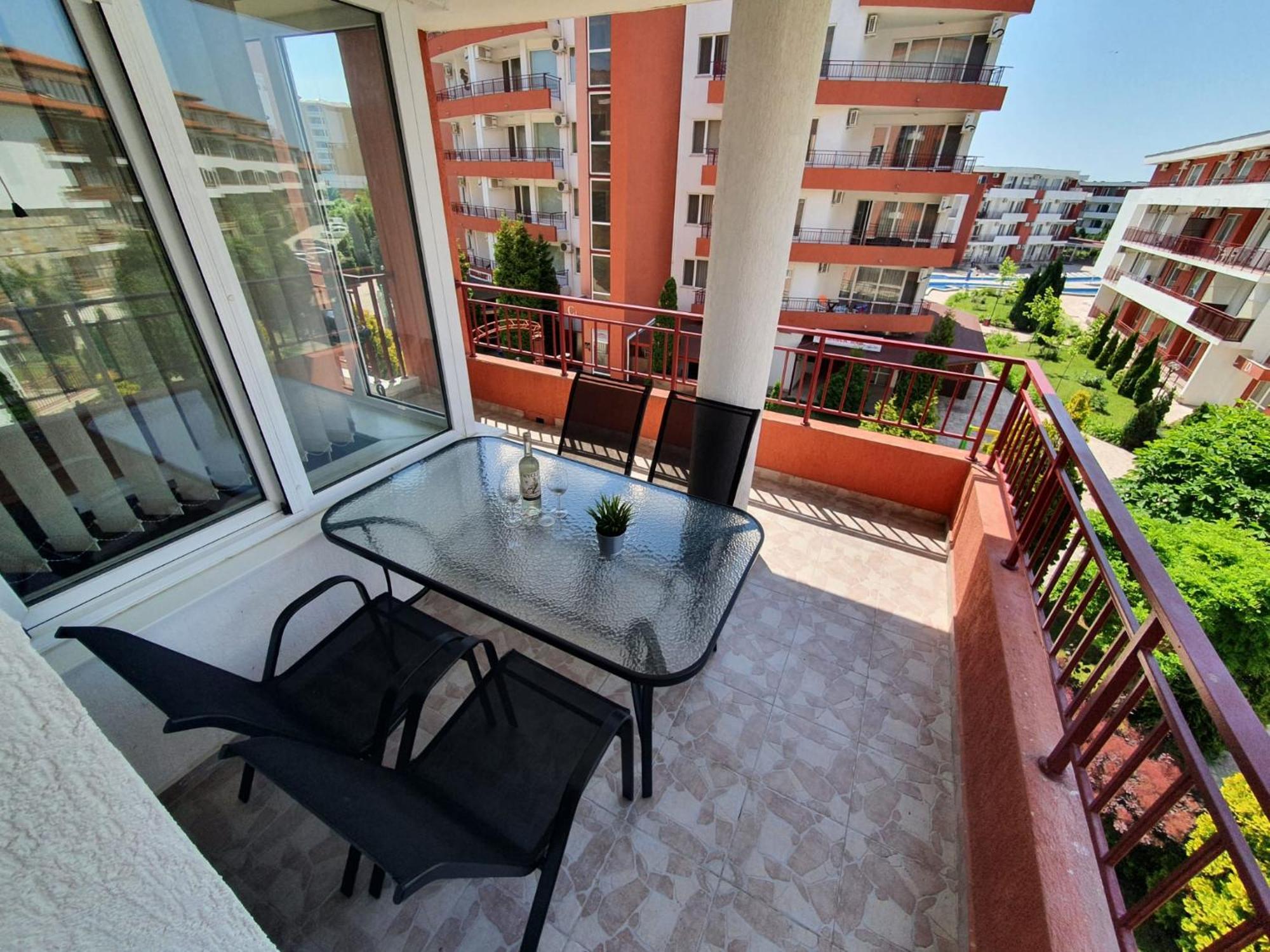 Apartman Ttt Burgas Bagian luar foto