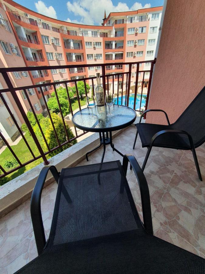 Apartman Ttt Burgas Bagian luar foto