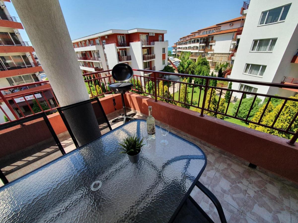 Apartman Ttt Burgas Bagian luar foto