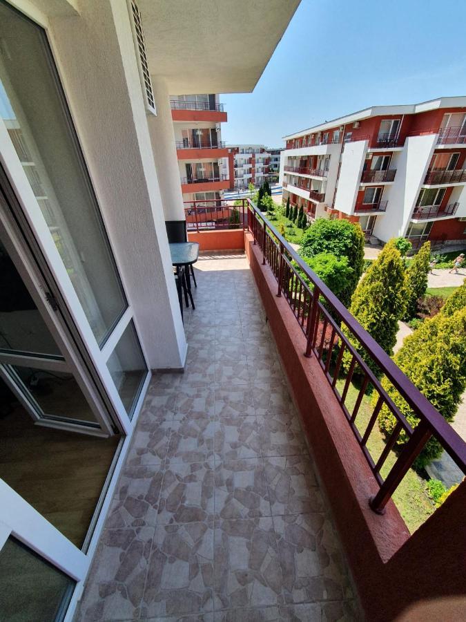 Apartman Ttt Burgas Bagian luar foto