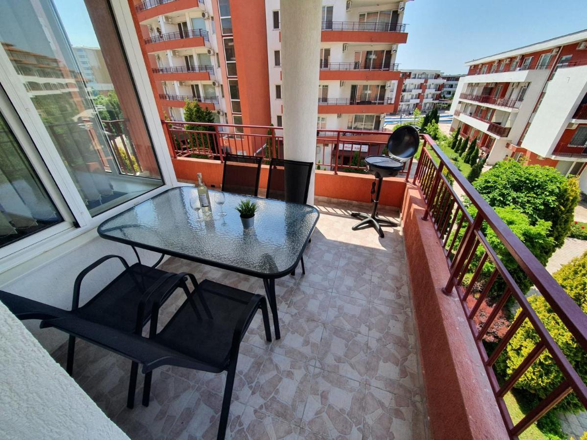 Apartman Ttt Burgas Bagian luar foto